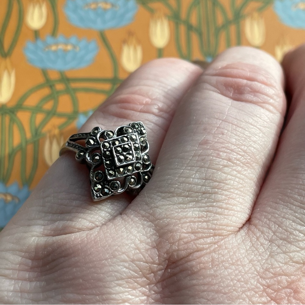 Vintage 925 sterling silver & marcasite ring signed DAC sz 5.75